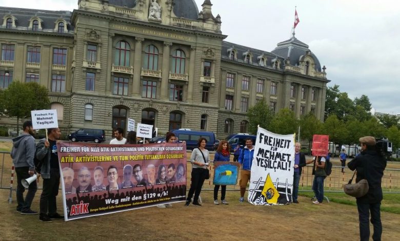 merkel protesto eylemi