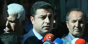 selahattin demirtaş4 300x150