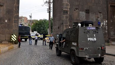 sur sokaga cikma yasagi özgür gelecek muhabirleri alıkonuldu