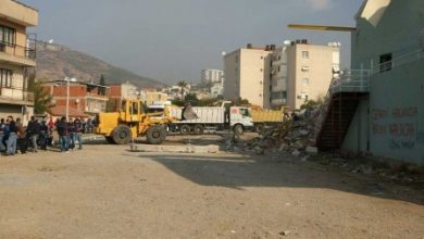 Bayraklı Cemevinin salonu şafak baskınıyla yıkıldı