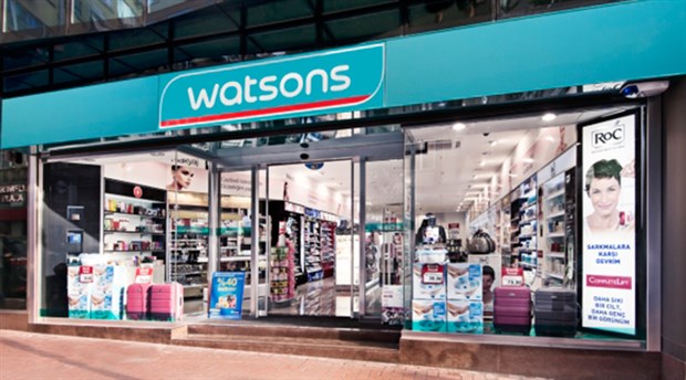 kadinlar watsons da yapilan ciplak arama icin toplaniyor 219875 5